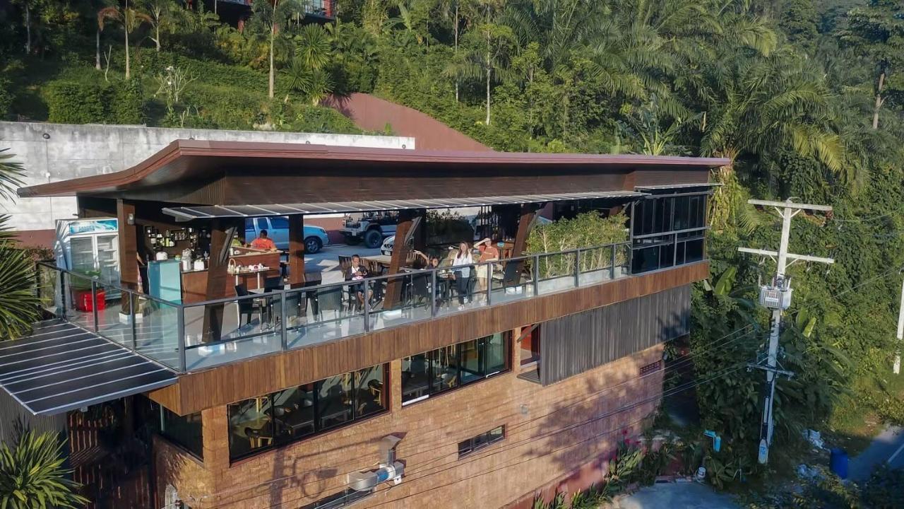 蓝山攀牙府度假村 外观 照片